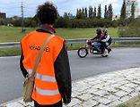 Svatováclavská jízda vedla i Studénkou, kde dělal Miroslav Tovaryš motospojku, 28. 9. 2024.