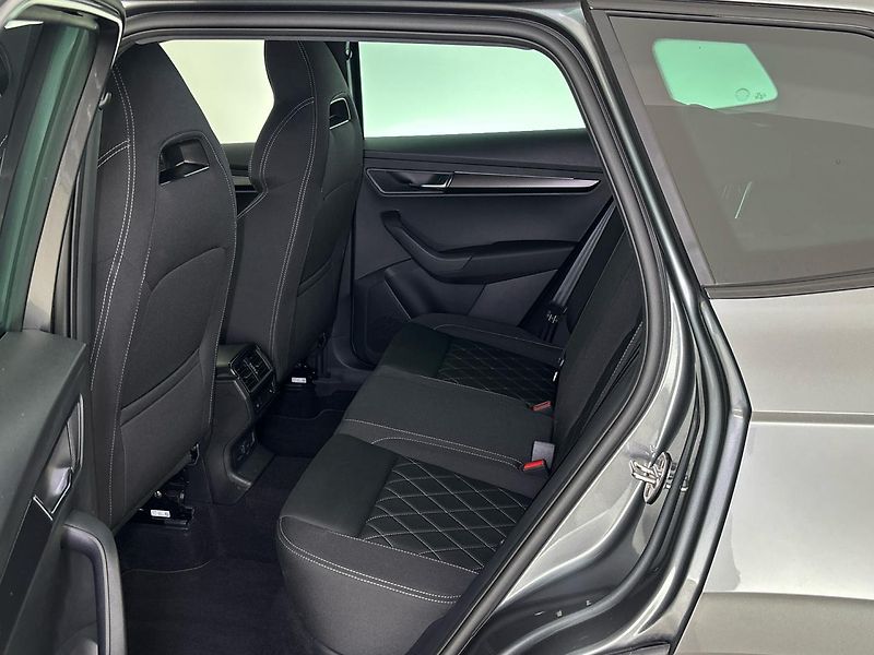 Škoda Karoq Sportline DSG - fotka 8 z 28