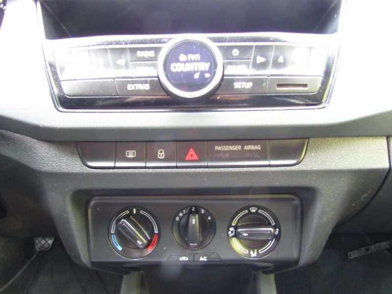 Škoda Fabia (2016) 1.0 MPI 55kW 1.MAJITEL - fotka 31 z 35