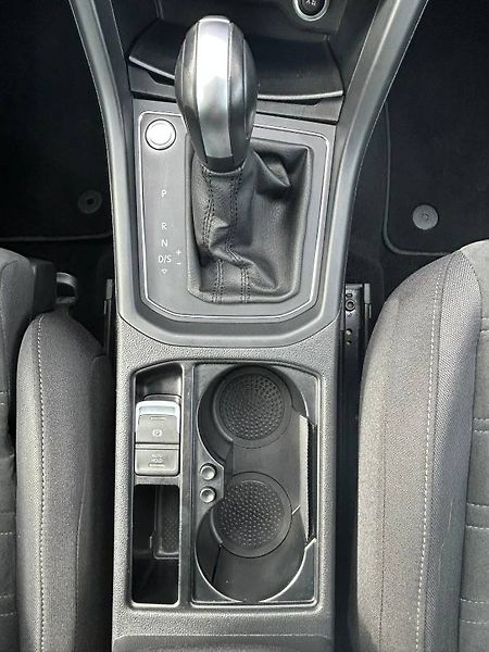Volkswagen Touran (2022) 2.0 TDI DSG TAŽNÉ PANORAMA - fotka 19 z 31