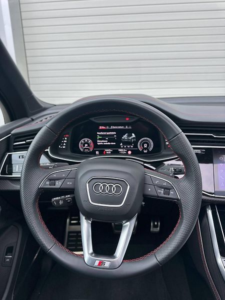Audi Q7 (2024) S-LINE QUATTRO V ZÁRUCE 360 - fotka 13 z 39