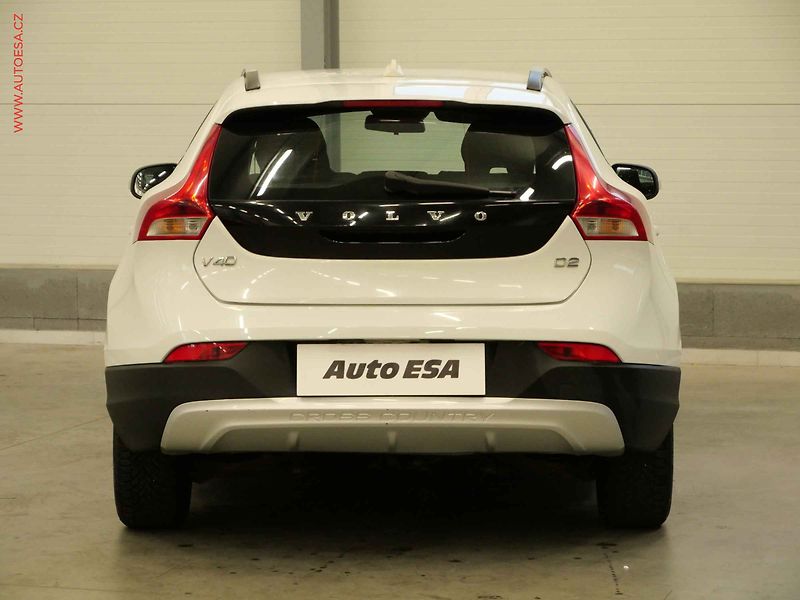 Volvo V40 (2014) 1.6 D2, Cross Country, AT - fotka 5 z 18
