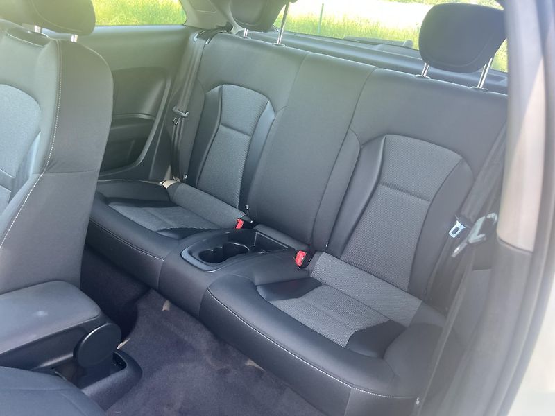 Audi A1 1.2TFSI 63KW,KůŽE,NAVI,2xALU - fotka 14 z 40