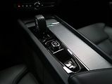 Volvo XC60 2,0 B4 AWD PLUS DARK 1. MAJ ČR - náhled 34