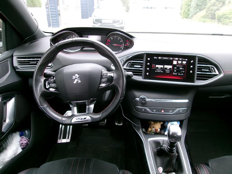 Peugeot 308 GT - fotka 15 z 22