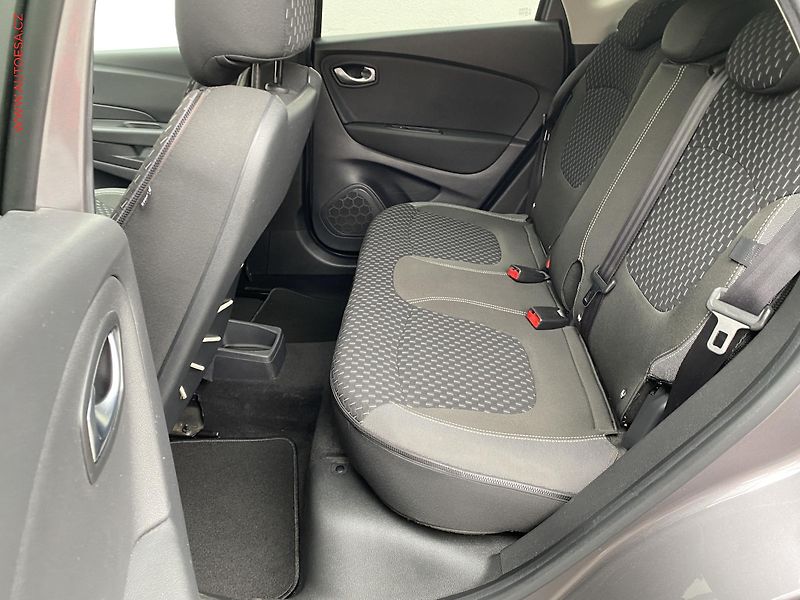 Renault Captur (2017) 1.2TCe, Intense, AT, navi, TZ - fotka 10 z 16