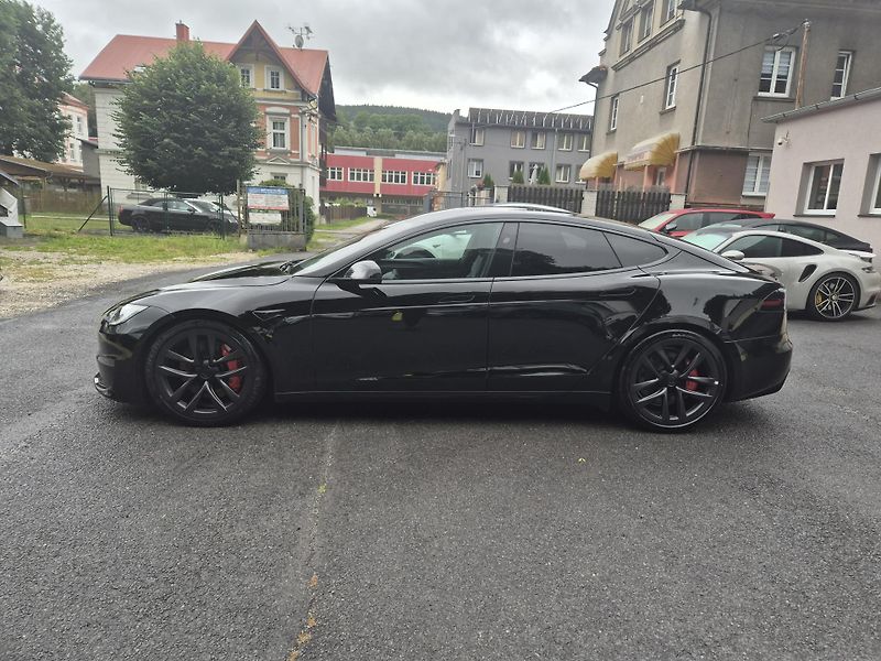 Tesla Model S PLAID PERFORMANCE - fotka 6 z 47