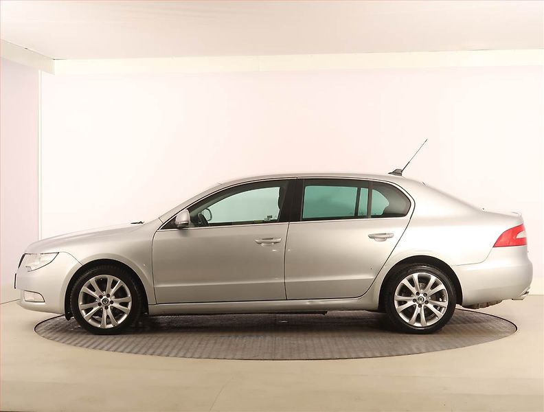 Škoda Superb (2008) 2.0 TDI, Serv.kniha, Xenony - fotka 3 z 20