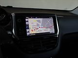 Peugeot 2008 (2017) 1.2 PureTech, Automat, Navi - náhled 12