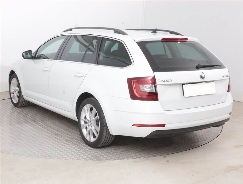 Škoda Octavia (2018) 2.0 TDI, Automat, Serv.kniha - fotka 4 z 16