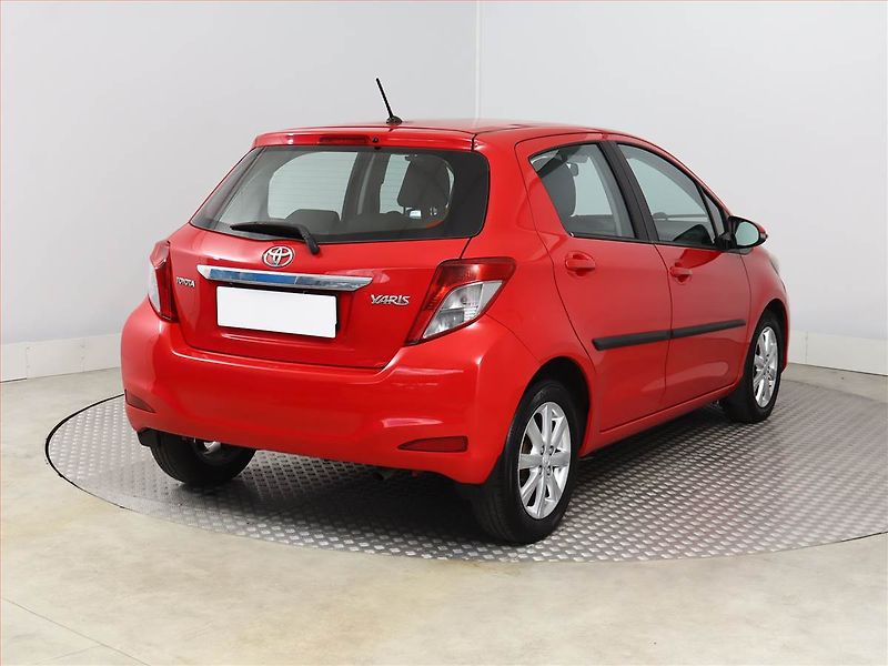 Toyota Yaris (2013) 1.33 Dual VVT-i, Park. senzory - fotka 5 z 12