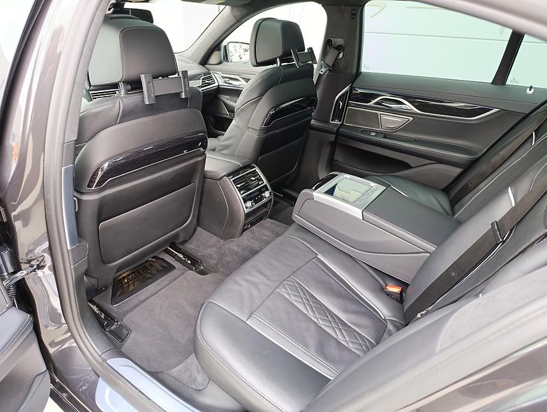 BMW Řada 7 740d xDRIVE DPH - fotka 15 z 42