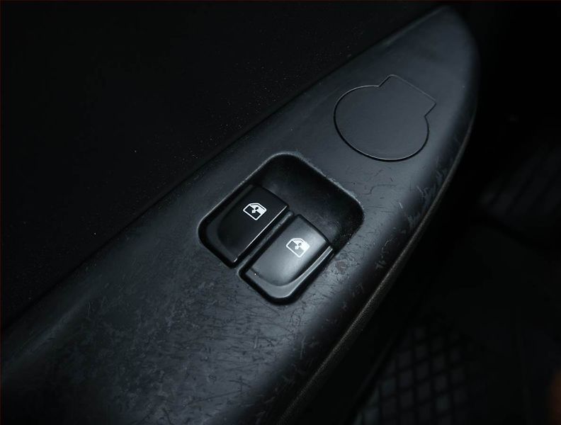 Hyundai i20 (2013) 1.2, nová STK, jezdí dobře - fotka 14 z 14