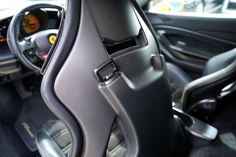 Ferrari F8 Spider/6700km/720 PS - fotka 39 z 51