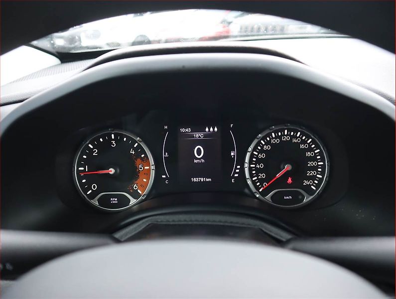 Jeep Renegade (2017) 2.0 MultiJet, 4X4, Serv.kniha - fotka 11 z 17