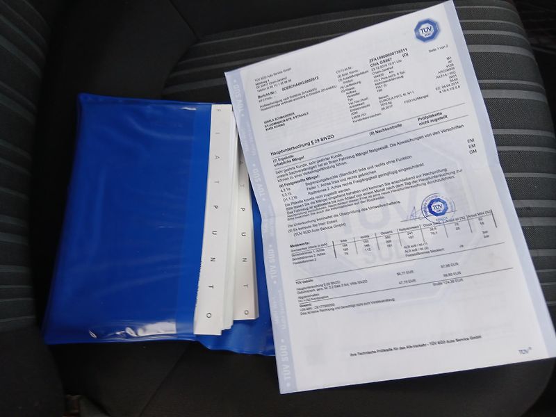 Fiat Punto 1.2i, ALU, klima - fotka 28 z 29