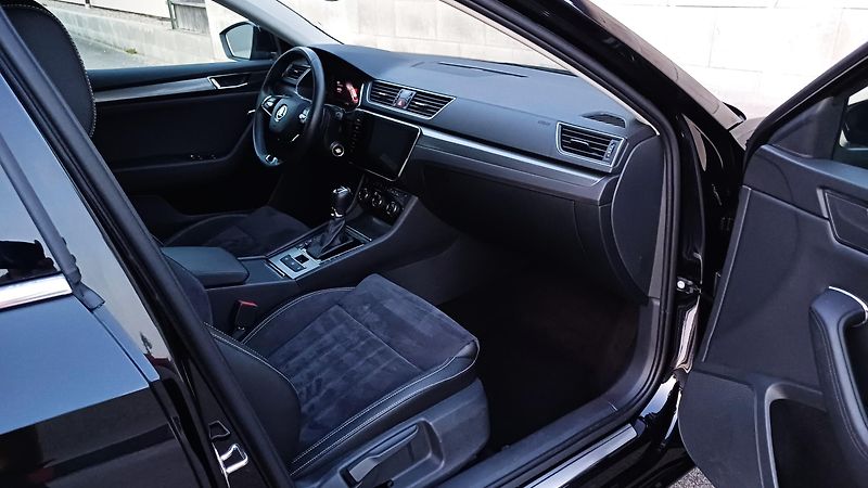 Škoda Superb 2.0 TSI 140kW WEBASTO-TZ-DPH  - fotka 11 z 37