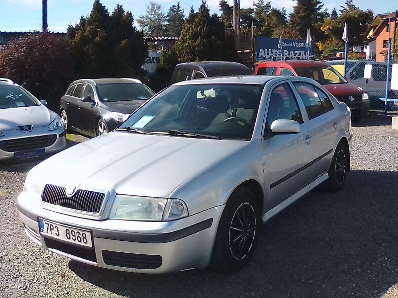 Škoda Octavia (2003) 2.0i , jede dobře - fotka 11 z 28