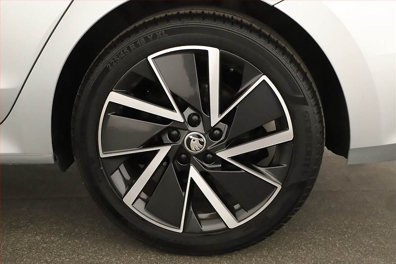 Škoda Octavia (2022) Style 2.0 TSI - fotka 14 z 14