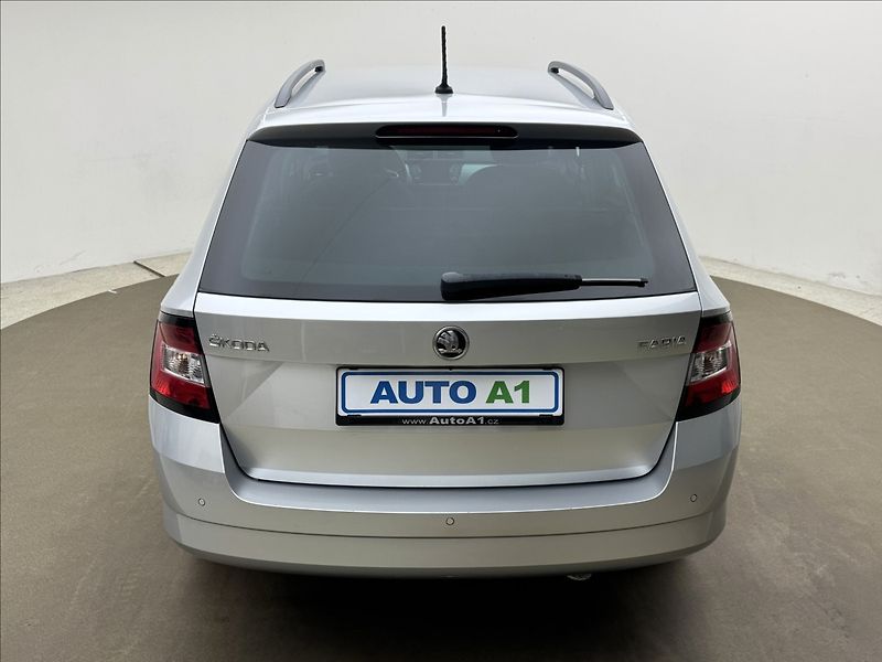 Škoda Fabia 1,2 81kW LED AC NAVI SENZORY - fotka 5 z 35