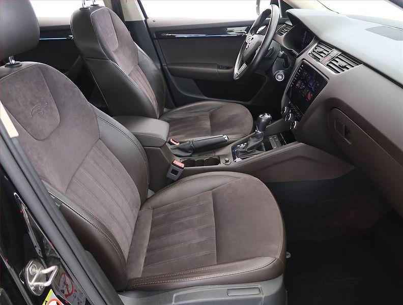 Škoda Octavia (2018) Laurin&Klement 2.0 TDI - fotka 9 z 31