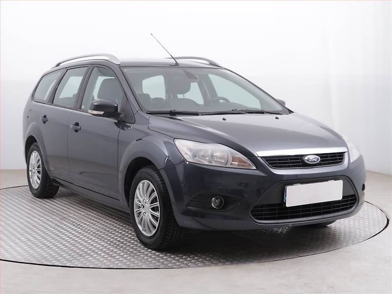 Ford Focus (2010) 1.6 i, ČR,1.maj, po STK, Tažné - fotografie inzerátu
