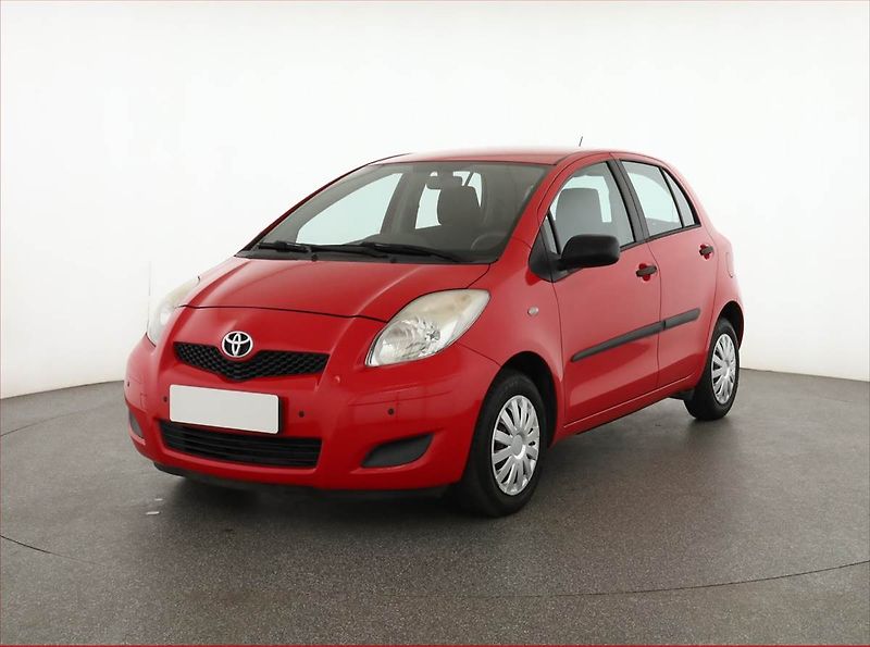 Toyota Yaris (2009) 1.0 VVT-i, ČR,1.maj - fotka 2 z 15