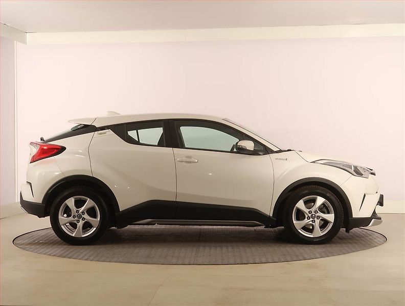 Toyota C-HR (2018) 1.8 Hybrid, Automat - fotka 6 z 23