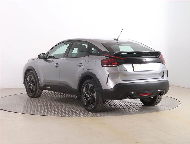 Citroën C4 (2023) Feel 1.2 PureTech, Automat - fotka 4 z 18