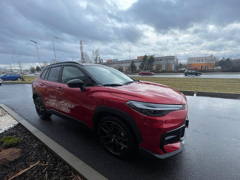 Toyota Corolla Cross 2.0 Hybrid FWD GR SPORT - fotka 8 z 29