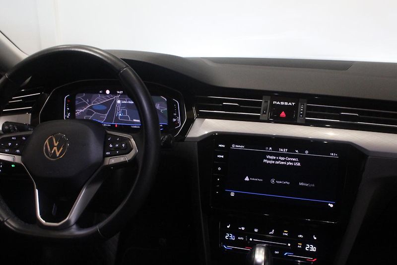 Volkswagen Passat (2021) 2.0TDI DSG Matrix display  - fotka 27 z 31