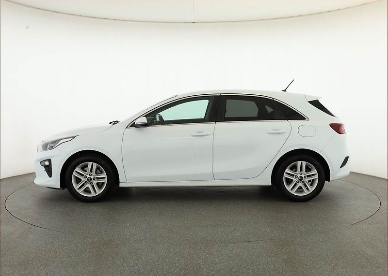 Kia Ceed (2019) 1.4 T-GDI, Serv.kniha - fotka 3 z 19