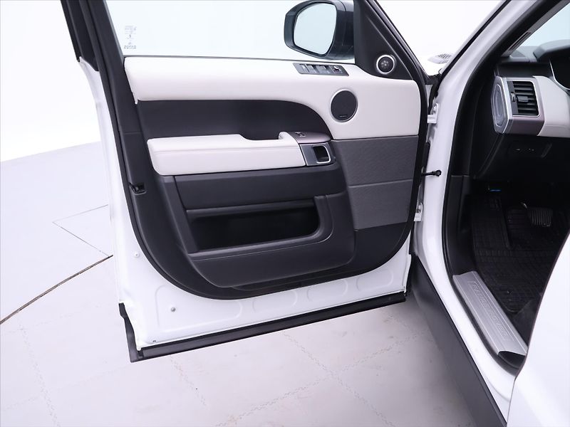 Land Rover Range Rover Sport 3,0 SDV6 HSE 225kW CZ Dynamic - fotka 12 z 37