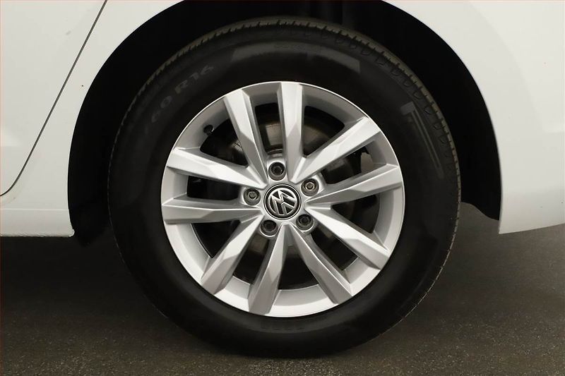 Volkswagen Touran (2016) 1.4 TSI, Automat, Serv.kniha - fotka 12 z 17