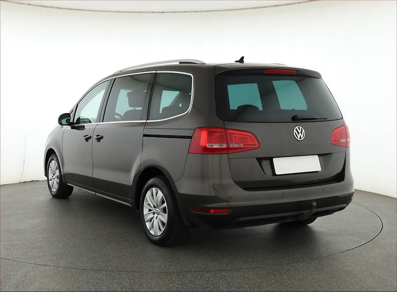 Volkswagen Sharan (2014) 2.0 TDI, 7 míst, Navi - fotka 4 z 21