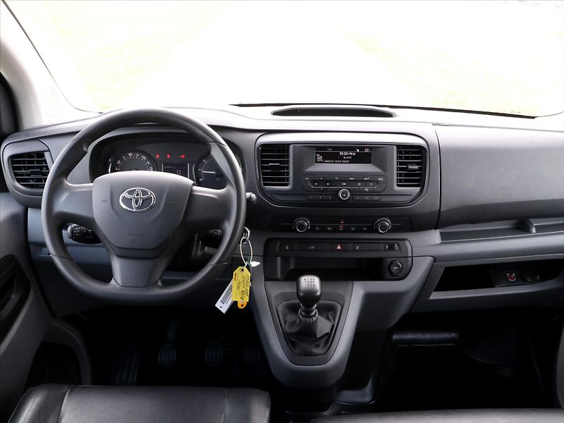 Toyota ProAce Verso 2,0 D-4D 90kW L2 6-míst CZ DPH - fotka 28 z 36