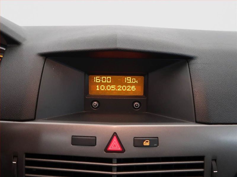 Opel Astra (2005) 1.6 16V, nová STK, Tažné - fotka 12 z 12
