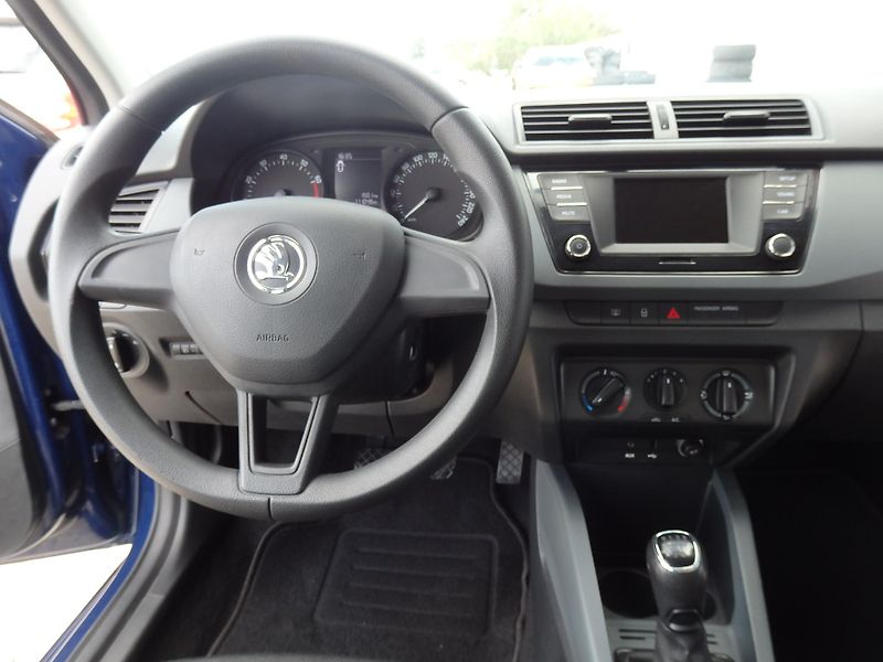 Škoda Fabia 1.2 TSI KLIMATIZACE, 6x AIRBAG - fotka 12 z 16