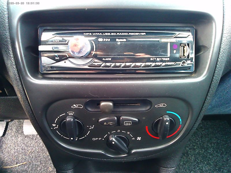 Peugeot 206 2.0 HDi - fotka 12 z 19