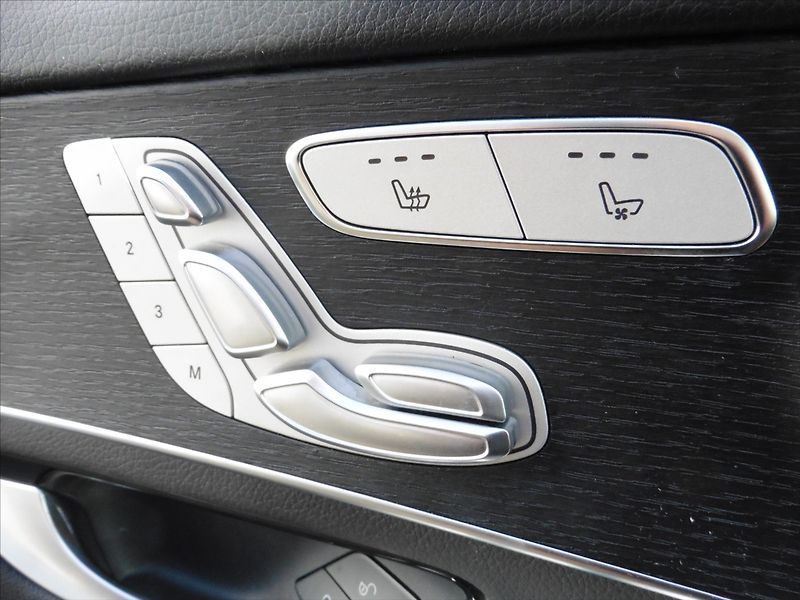 Mercedes-Benz GLC 220d 4Matic - fotka 22 z 24