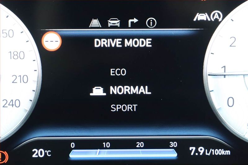 Hyundai Tucson (2022) N-Line 1.6 T-GDI - fotka 13 z 21