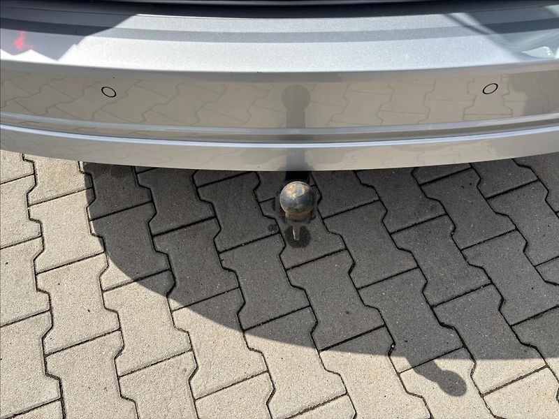 Škoda Octavia 2,0 TDI 110kW Ambition DSG 4x4 - fotka 12 z 42