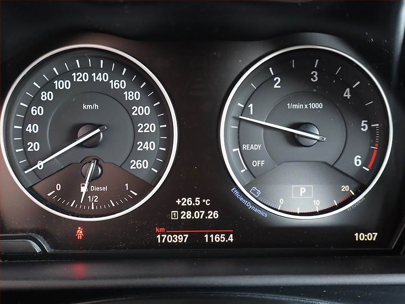 BMW Řada 1 (2016) Urban Line 118d, Automat - fotka 11 z 23