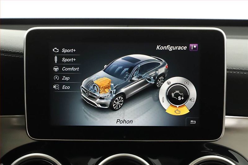 Mercedes-Benz GLC (2018) 300 - fotka 18 z 29