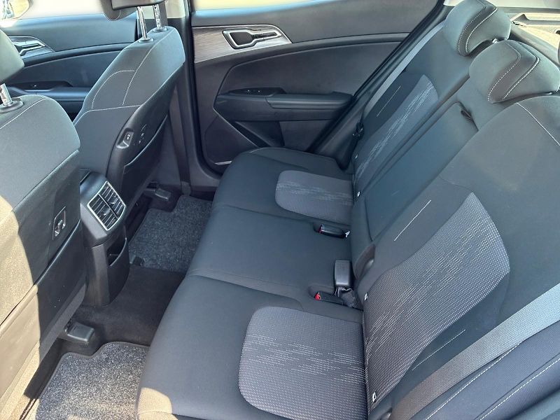 Kia Sportage (2023) EXCLUSIVE 1.6TGDI 110kW CZ DPH - fotka 8 z 11
