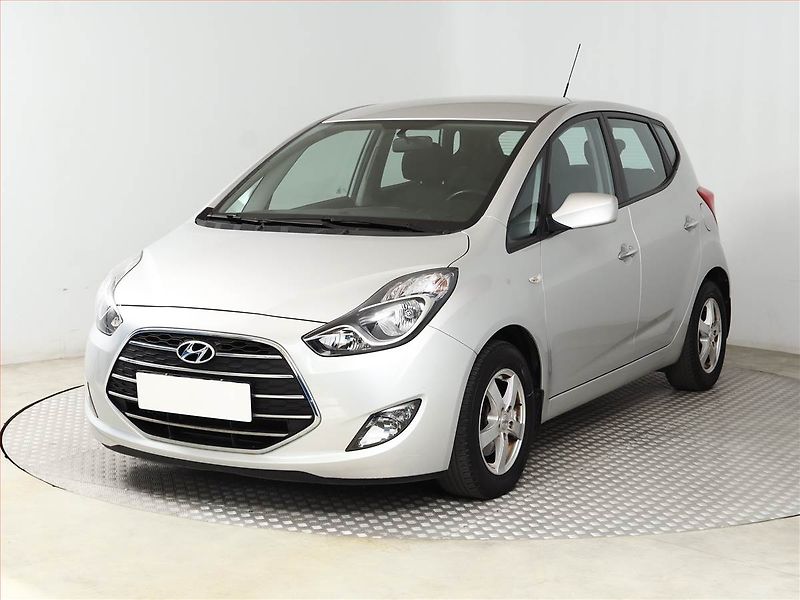 Hyundai ix20 (2019) 1.6 CVVT, Serv.kniha - fotka 2 z 10