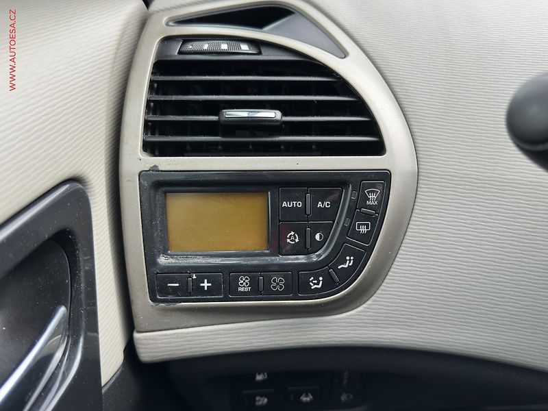 Citroën C4 Picasso (2008) 1.6HDi, AC - fotka 13 z 18