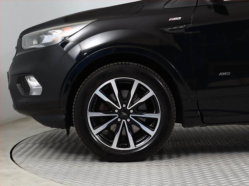 Ford Kuga (2017) 2.0 TDCi, Automat, Serv.kniha - fotka 13 z 17