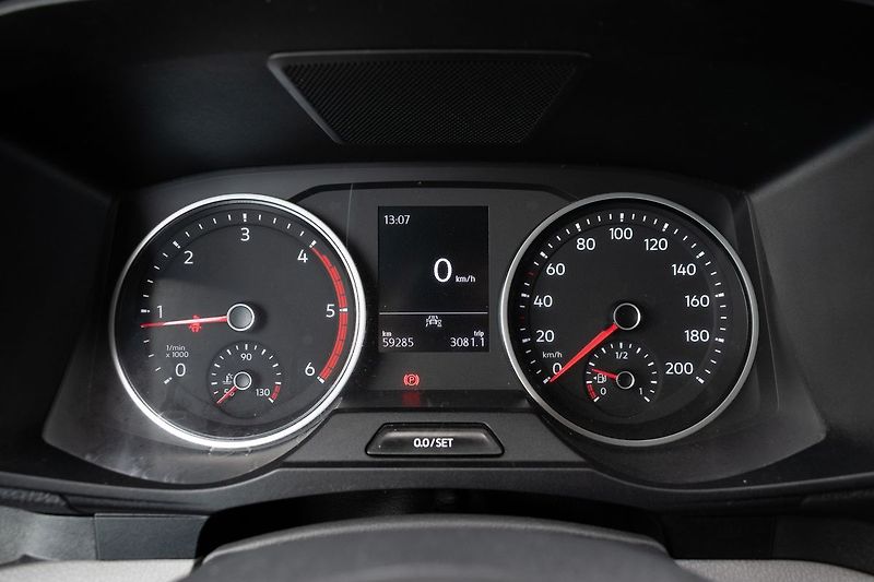 Volkswagen Crafter 2.0 TDI L2H2*MIRROR-LINK*DPH* - fotka 12 z 28