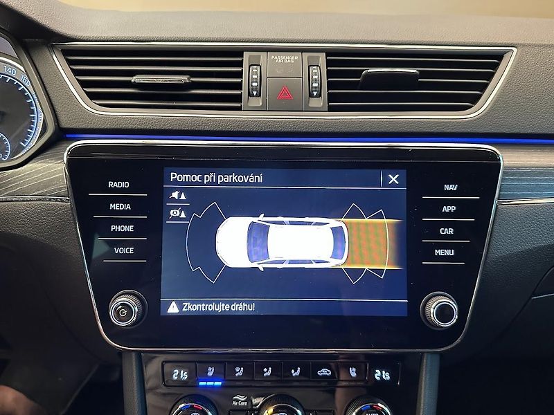 Škoda Superb (2020) Combi Premium 4x4 2.0 TDI 147 - fotka 23 z 32